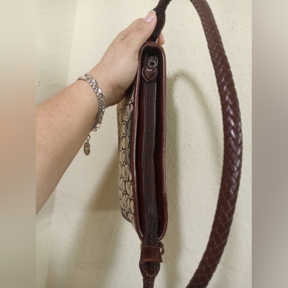 Stylish Brown Heart Pattern Shoulder Bag - Picture 10 of 13